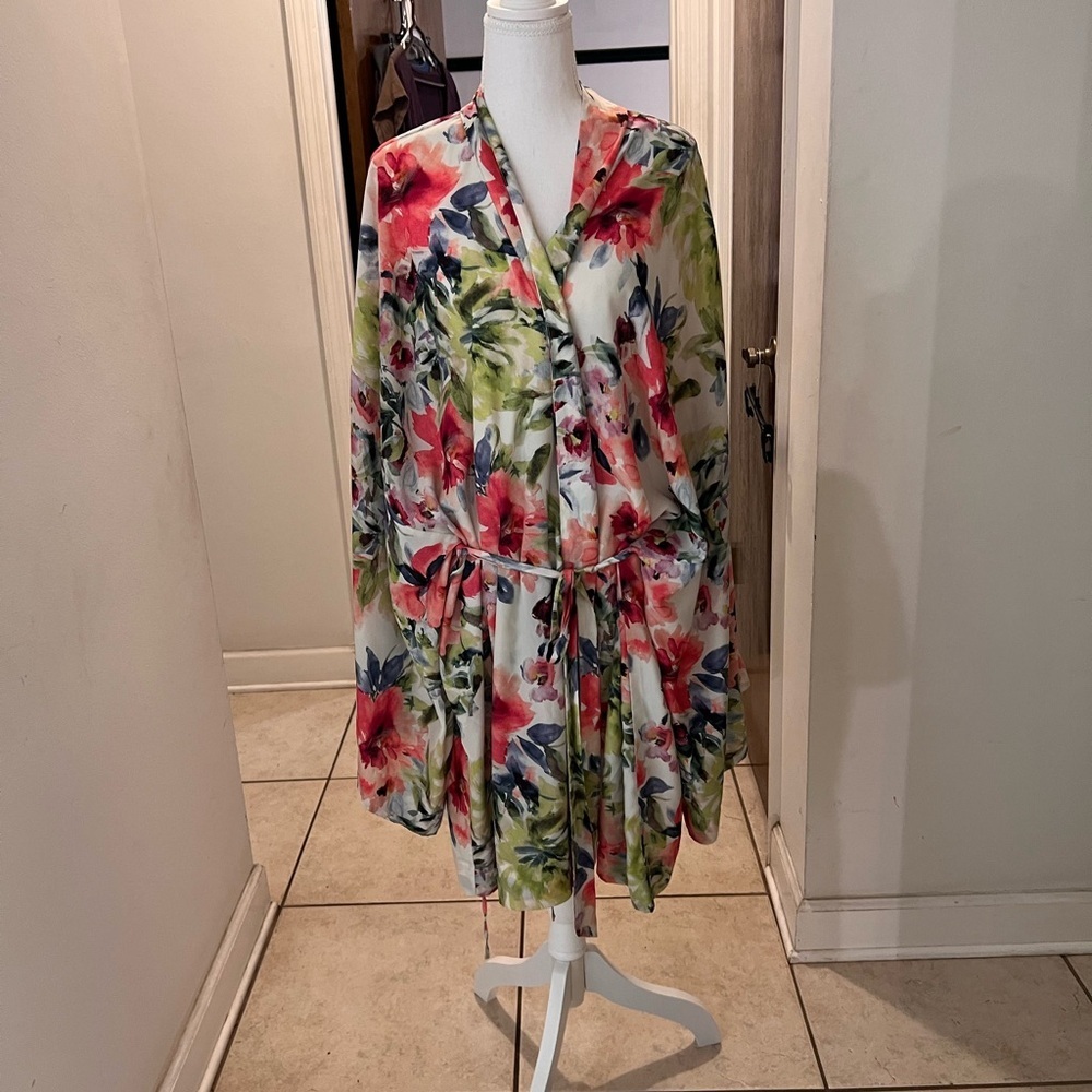 Cacique watercolor floral kimono satin robe belted size 26/28